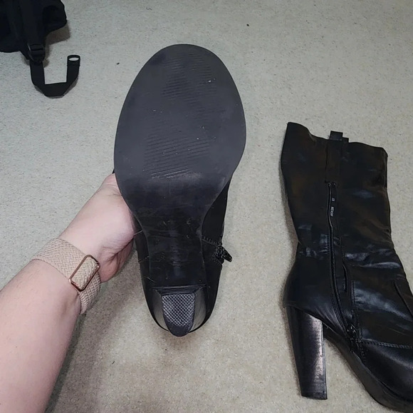 Black heeled leather boots size 8.5 - Picture 5 of 6